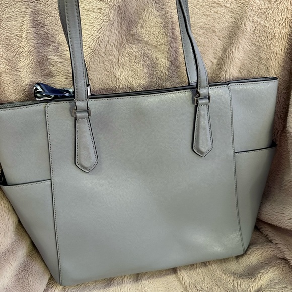 Kate Spade Tote in excellent condition. Baby blue with Reilly. - Picture 3 of 6